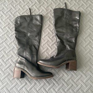 Franco Sarto Woman's Black Zip Up Leather Boots Si